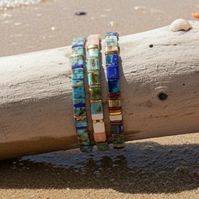 Resim 3 Parça Bohem Cam Boncuk Bileklik Seti - Turkuaz Mavi, Kahverengi, Siyah, Beyaz, Yeşil, Altın Renkli, Pembe, Mor, Lacivert - Bayan & Erkek Takıları için Katmanlı Plaj Zincirleri Günlük ve Resmi Etkinliklere Uygun Tüm Sezonlar İçin Kolye Ve Bilezik - Canlı Çok Renkli Kamış Boncuklu Benzersiz Hediye Seti ile Turkuaz, Mavi, Yeşil, Altlarak, Bej vb. Renklerdeki Modellerden Oluşur - Casual Giysilerle Etkileyici Stil, 