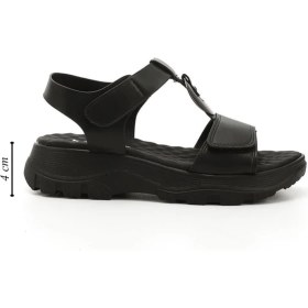 Resim Gönderi(r) Kadın Siyah Cırt Bantlı Dolgu Topuk Toka Detaylı Comfort Sandalet 