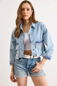 Resim Olalook Kadın Mavi Cep Taş Detaylı Crop Denim Ceket CKT-19000528 