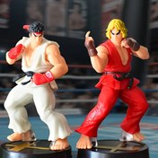 Resim Klasik Dövüş Oyunu Anime Figürü - Kırmızı & Beyaz Dövüş Sanatları Karakteri, Dinamik Savaş Pozunda, Ev, Ofis ve Araba İçin Koleksiyonluk Dekorasyon - Oyuncular ve Anime Hayranları için İdeal Doğum Günü veya Noel Hediyesi, Anime Aksesuarı, Detaylı Heykel, Sağlam Taban, Oyun Ürünleri, Koleksiyonerler İçin Özel 