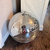 Resim Büyük Disco Topu - 10.01cm veya 15.01cm Parıldayan Gümüş Ayna Dekoru Noel, Sevgililer Günü, Ev ve Sahne Parti Dekorasyonu için, Elektrik Gerektirmez, Tüysüz, Modern Tarz, Parti Dekorasyonu | Modern Disco Topu | Dayanıklı Parti Aksesuarı, Disco Dekoru 