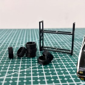 Resim 1:64 Ölçekli Lastik Rafı Sergi Tutucu & 7 Adet Lastik, Model Araba Garaj Sahne Aksesuarı, Tamir Dükkanı Araç Seti, Minyatür Prop 