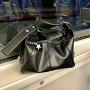 Resim Kadınlar İçin Şık Siyah Crossbody Tote Çanta - Yıldız Zincir Detaylı, Fermuarlı ve Polyester Astarlı Trend Omuz Çantası, Günlük Kullanım İçin Mükemmel, Güvenli Seyahat Çantası | Şık Modern Tote | Parlak Bitiş 