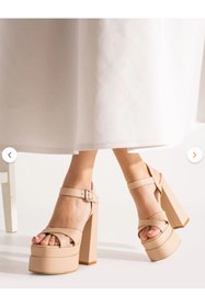 Resim E&L Company NET 15,5cm Çok YÜKSEK, Bej saten çift platformlu. İşçiliği muazzamdır. 