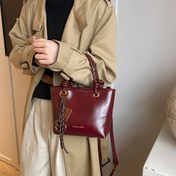 Resim Kadınlar için Şık Vintage Kahverengi Küçük El Çantası, Yeni Sonbahar ve Kış Koleksiyonu, Çok Yönlü Omuz Çantası, Çok Popüler Kova Çanta. 