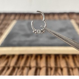 Resim %100 Cerrahi Çelik Altı Top Tek Zirkon 8 MM X 1.2 MM Çelik Kilitli Halka Piercing Gümüş 