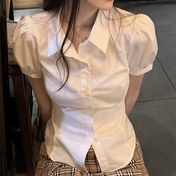 Resim Kadınlar İçin Slim Fit Kısa Kollu Gömlek - Şık Yarı Saydam Beyaz Bluz, Arka Bağcıklı ve Geniş Paça Detaylı Yazlık Ofis, Gezinti ve Katmanlama Üstü 