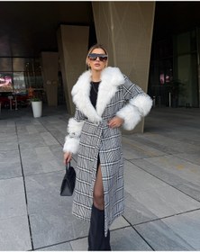 Resim 1Moda1Tarz Kadın Kumaş Kareli Desen Taşlı Kürk Detay Kuşaklı Astarlı Özel Tasarım Kaban 