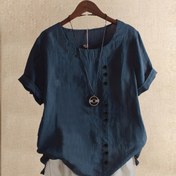 Resim Büyük Beden - Kadınlar için Şık Büyük Boy Faux Düğme Baskıları ile Düz Renkli Pullover Gömlek. 