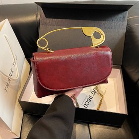 Resim Kadınlar İçin Şık Büyük Boy Omuz Çantası, Çıkarılabilir Zincir Askısı ve Kapatma Sistemi - Burgonya/Siyah Lüks Akşam Çantası, Altın Tonlu Aparat, Çok Fonksiyonlu Dönüştürülebilen Clutch, İş Partiler Günlük Kullanım İçin Uygun - Hediye Seçeneği Olarak Mükemmel, Versatile Omuz/El Çantası, Kadınlar için Lüks Çanta,Kadınlar İçin Şık ve Zarif Omuz Çantaları,Tokalı Kadın Omuz Çantası,Tasarımcı Çantalar,Kadınlar İçin Tasarımç Çantalar 