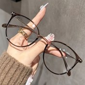 Resim Kadınlar için Klasik Minimalist Yuvarlak Tam Çerçeveli Gözlükler, AC Lens PC Çerçevesi, Metal Menteşe, Günlük Kullanım ve Dekorasyon için Şeffaf Lens Moda Gözlükler 