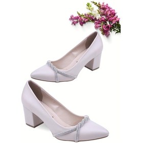 Resim Bilener 450 Kadın Kapalı Taşlı Kısa Kalın Ökçeli Stiletto Ayakkabı Bej Cilt Bej 
