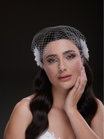 Resim Vintage Tarz Kafes Tüllü Gelin Saç Aksesuarı – Çiçek Detaylı Nikah Filesi 