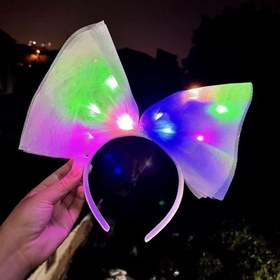 Resim NessiWorld Rengarenk Led Işıklı Fiyonk Şekilli Tül Parti Tacı Beyaz Renk 25x25 cm 