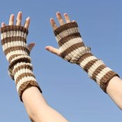 Resim Kadınların Renk Bloklu Çizgili Kol Isıtıcıları - Sonbahar ve Kış için Elastik Uyumlu Uzun Kollu Eldivenler, Çok Amaçlı Açık Parmak Tasarımı, Kahverengi ve Beyaz Çizgiler, Rahat Tarz, Isı Eldivenleri | Çizgili Desen | Dokulu 