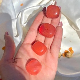 Resim Pembe Kuvars Taşı Tamburlu, Doğal Taş, Yıldız Detaylı, Şık ve Enerji Dolu Tasarım 