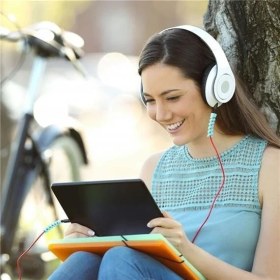 Resim Büro Ev Ofis Düzeni Için 4parça Şarj Kablo Koruyucu Silikon Spiral Yay Aparat Seti 