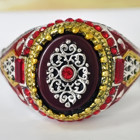 Resim 1 Adet Vintage Lüks Türk Taç Yüzüğü - El İşi Derin Bordo Kırmızı Çekirdekli & Altın/Siyah Detaylı Göz Alıcı Takı - Karmaşık Süslemeli Desen, Erkek ve Bayanlar için Rahat Kalıp - Resmi Etkinlikler, Günlük Yaşam, Partiler - Noel, Sevgililer Günü, Mezuniyet Hediyesi İdeal Seçim - Dayanıklı Metal Konstrüksiyon - Her Durumda Zarif Aksesuar, Kadınlar İçin Şık Takılar 