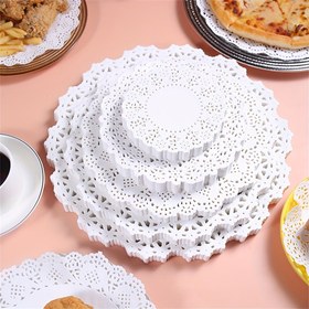 Resim 150 adet, Şık Beyaz Dantel Kağıt Doilies Düğün ve Parti Hediyeleri için - DIY Kutu Ambalajı ve Masa Süsü Mat 