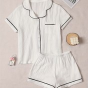 Resim Şık Kadın Pijama Takımı - Siyah ve Beyaz Polka Dots, Kısa Kollu Üst ile Yaka ve Eşleşen Şort, Nefes Alabilen Polyester Kumaş, Cep Detayı, Evde Rahatlamak İçin Mükemmel, Tüm Mevsimler İçin Uygun 