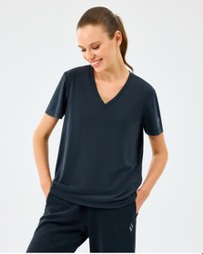 Resim Skechers W V Neck T-shirt Kadın Siyah Tshirt S2510277-3817 Siyah 