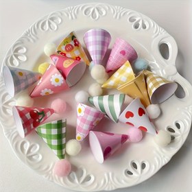 Resim 15 Adet Renkli Parti Şapkası Dekorasyonu - Çiçek, Puantiyeli, Çizgili ve Kareli Kağıt Şapkalar Pomponlu Doğum Günü, Paskalya, Sevgililer Günü, Kutlamalar İçin - Tek Kullanımlık Masa Süsü, Elektriksiz, Parti Aksesuarları, Canlı Kutlama Şapkaları, Kolay Kullanım 