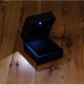 Resim Işıklı Siyah Renk Yüzük Kutusu 1 