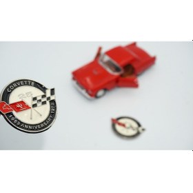 Resim Chevrolet Corvette 25 Anniversary Çamurluk Yanı Rozet Logo Arma Kırmızı Siyah 