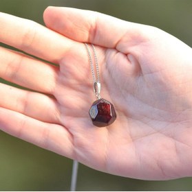 Resim Taş Sandığı Lal Taşı Kolye 