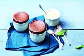 Resim Emile Henry Ramekin Fırın Kabı 8 cm Kırmızı/Burgundy 