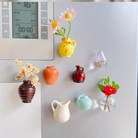 Resim 4 adet Mini Manyetik Çiçek Vazosu, Yeni Seramik Bud Vazoları, Dekorasyon için Küçük Buzdolabı Mıknatısi, Mutfak, Ofis ve Dolaplar için İdeal, Çiçek Vazosu Dekoru, Arkadaşlar, Aile, Noel, Doğum Günleri ve Mezuniyet Sezonu için Hediye Olabilir 