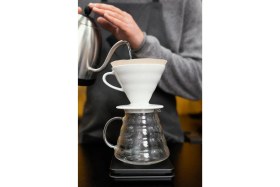 Resim Empressco V60 Kahve Demleme Seti Seramik ve Cam Server 600 Ml, Şık ve Pratik 