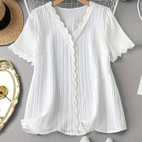 Resim Kadınların Büyük Beden Mavi Renkli Dokulu T-Shirt'i - Zarif V-Yaka, Kısa Kollu, Orta Esneklikli, Tüm Mevsimler İçin Moda Üst, Rahat Giyim|Dantel Detaylı Gömlek|Dantelli Dokulu, Bayanlar T-Shirt'leri 