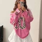 Resim Kadınlar için Y2K Pembe Oversize V-Yaka Leopard Desenli ve 10 Numara Tasarım Tişört - Sevgililer Günü, Yılbaşı Partileri, İlkbahar/Sonbahar İkili Giyim İçin Katmanlı Sokak Stil Üstlüğü - Makinede yıkanabilir pembe & siyah hayvan desen partiyelik kıyafetler - Fitted Kollu Geniş Kalıplı İtibarla Casual'dan Party Wear’a Çevrilmeye Hazır Dijital Baskı Moda Top 