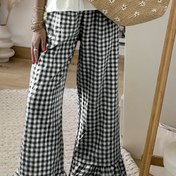 Resim Kadınların şık siyah ve beyaz gingham desenli bol kesimli pantolonu, elastik bel bandı ve volanlı hem - Bahar/Yaz Tatili Stili için çok yönlü uzun pantolon, rahat fit pantolon | Checkered Desen Pantolonu | Elastik Bel Bandı Pantolonu 