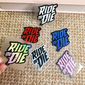 Resim 1 Adet RIDE OR DIE Su Geçirmez PET Bisiklet Sticker - Çizilmeye Dayanıklı Neon Yeşil, Mavi ve Pembe Renkli Dekal - Bisiklet, Motosiklet, Kask için - Outdoor Tutkunlar İçin, Dayanıklı Hava Koşullarına Uygun Tasarım, Bisiklet Aksesuarları, Casual Tarz Dekor 