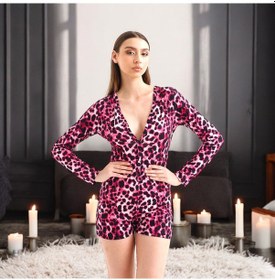Resim Fuşya Leopar Desenli Pijama Tulum - Pembe Renk Ev Giyim Düğme Kapama Fuşya Leopar Fuşya 