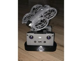 Resim Print Zone Djı Neo 2 Uyumlu Drone, Kumanda ve Şarj Istasyonu ve Sergileme Standı Kumanda ve Batarya Organizeri 
