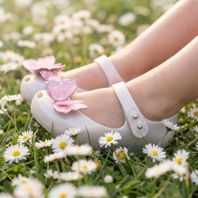 Resim Mini Melissa Ultragirl Fly Kelebek Aplikeli Beyaz Kız Bebek & Çocuk Babeti | 22-30 Numara | Melflex® Vegan | İkonik Kokulu - 24 