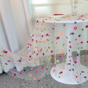 Resim 1 Adet Şık Çiçekli Dantel Masa Örtüsü | Renkli Çiçekler & Yeşil Yapraklarla İşlemeli %100 Polyester Masa Örtüsü | Yemek Masaları, Kahve Masaları & Yan Masalar İçin Mükemmel | Ev Dekoruna & Açık Hava Bahçe Düğünlerine Çekicilik Katıyor 