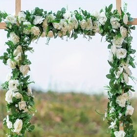Resim 2 adet Yapay Gül Çiçeği Çelenk, Yapay Gül Salkımı Yapraklı, Sahte Asılı Gül Lvy Çiçekli Düğün Ev Partisi Kemerli Bahçe Odası Dekoru, Anneler Günü Şükran Günü Sevgililer Günü Partisi Bahar Yaz Bitkisi İç Mekan Dış Mekan Dekorasyonu 