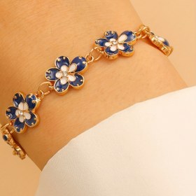 Resim Kadınlar İçin Şık Mavi & Beyaz Çiçekli Altın Tonlu Bilezik - Yüksek Kaliteli Yapay Taşlar, Partiler, Banketler ve Günlük Kullanım için Dayanıklı Takı, Ona Zamanla Geçmeyen Hediye 