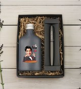 Resim Bk Gift Kişiye Özel The Baba Karikatürlü Antrasit Tasarım Cam Şişede Kolonya 200 Ml Ve Metal Roller Kalem Hediye Seti-4, Babaya Hediye, Babalar Günü H 