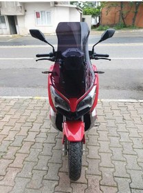 Resim Motocam Rks Reale 125 Siperlik Ön Cam 2023 2024 Model 65cm Siyah Renkli 4mm Orta Boylu Cam 