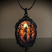 Resim 1 Adet Vintage Gotik Halloween Cadı & Yarasa Kolye - Siyah Metal Çerçeve ile Turuncu Ay Işığı Sahnesi, Sentetik Taş Vurguları, Kadınlar için Şık Zincir, Günlük Kullanım & Tatil Takısı Hediyesi, Tematik Aksesuar, Ay Işığında Sahne Tasarımı, Süslü Kenar Detayı 
