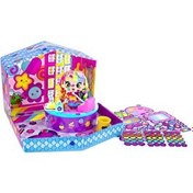 Resim Decora Girlz Bebeği ve Sticker Store Oyun Seti 