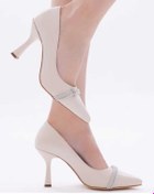 Resim madamemuko Kadeh Topuklu Taşli Sivri Burun Klasik Topuklu Bej Stiletto 8 Cm 