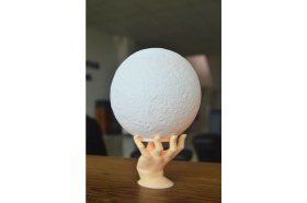 Resim 12cm El Standlı Ay Küresi neon led lamba hediyelik eşya avize masa lambası gece lambası moon yılbaşı hediye 