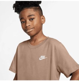 Resim Nike Sportswear Pamuklu Çocuk T-shirt Kahve 