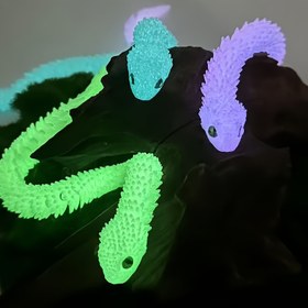 Resim 1 adet 3D Baskılı Karanlıkta Parlayan Dekoratif Süs - Serin Ayrılabilir Gözler, Özelleştirilebilir Pozlar için Esnek Eklem, Araba, Ev, Parti Dekoru ve Tatil Hediyeleri için İdeal, Oda ve Masaüstü Gösterim Aksesuarı 